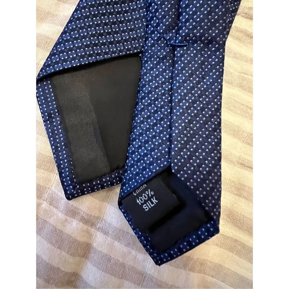 KENNETH COLE SILK TIE